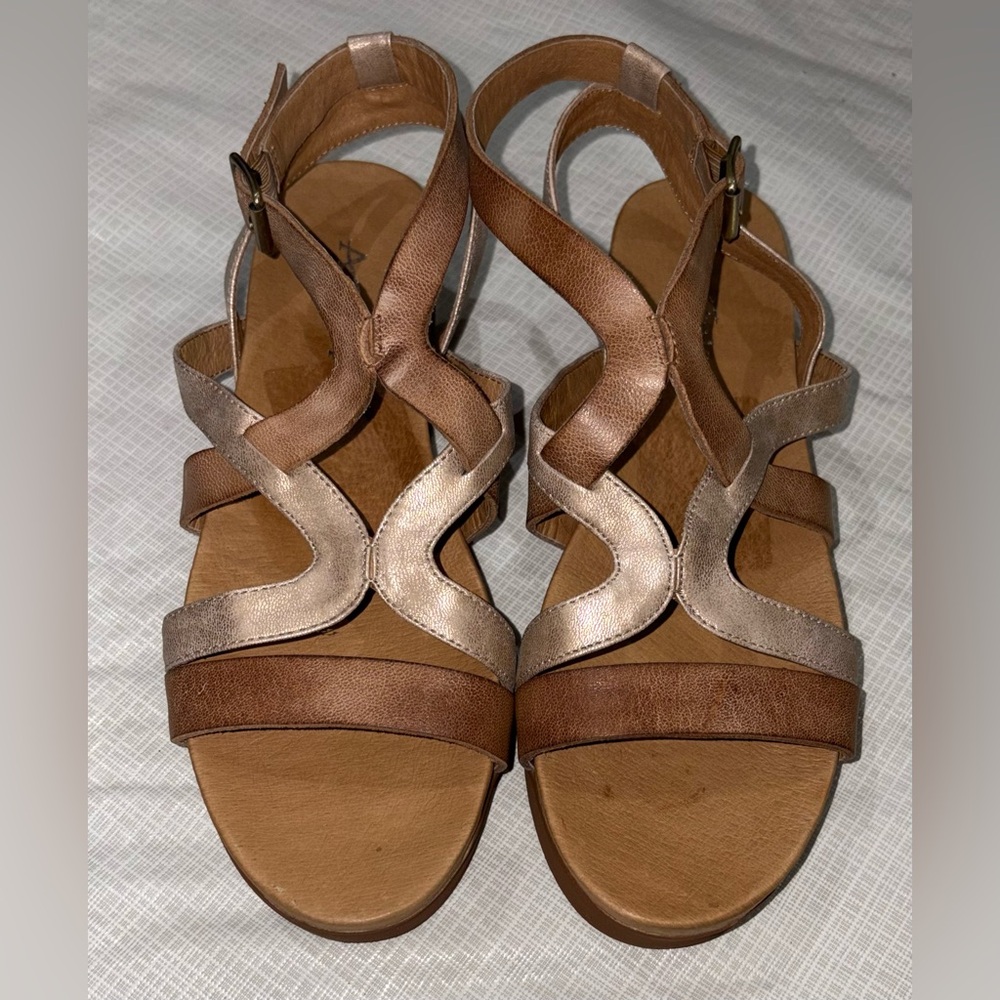 Antelope New Sz 38 7 Tan & Metallic Leather Strappy Wedge Heel Platform Sandals